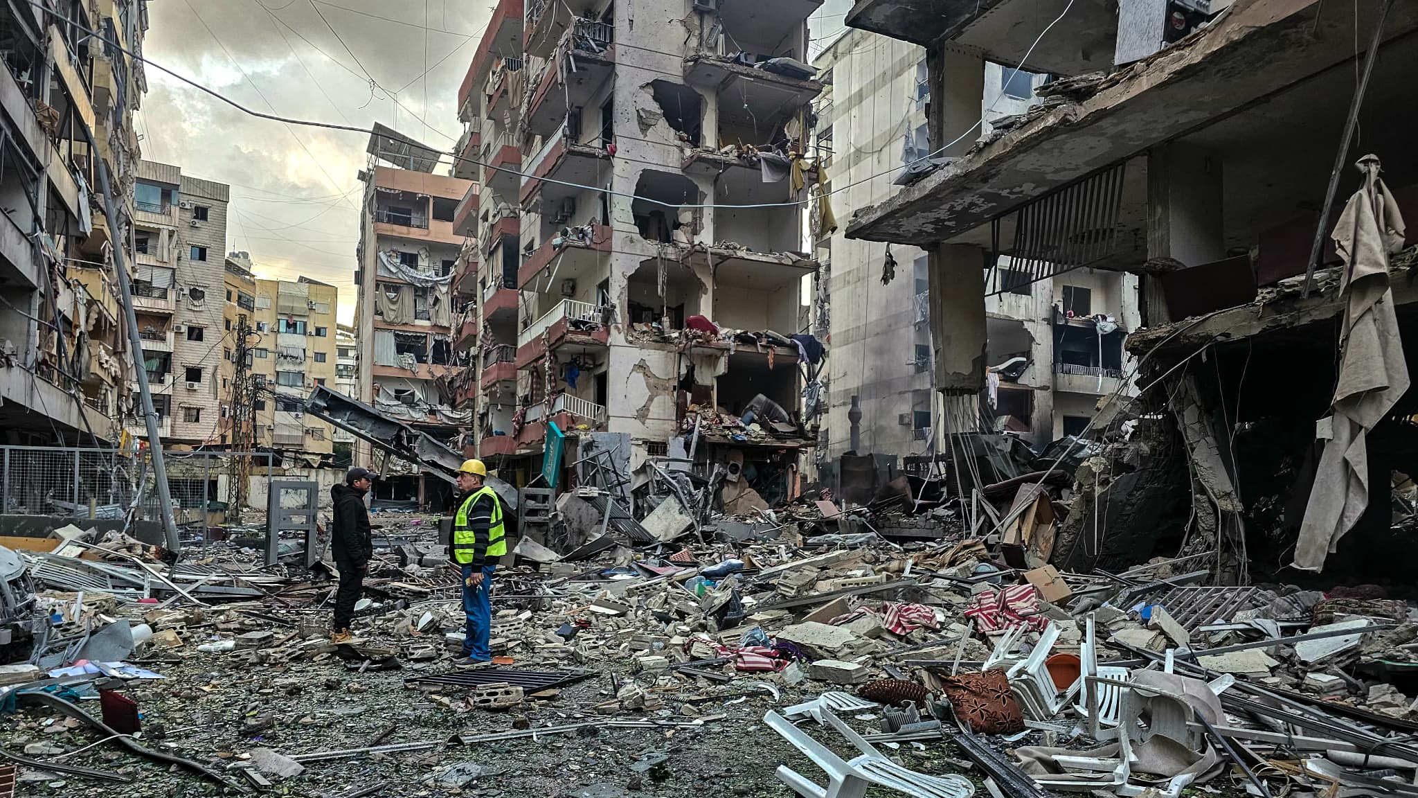 au moins 3 329 morts, selon un bilan actualisé