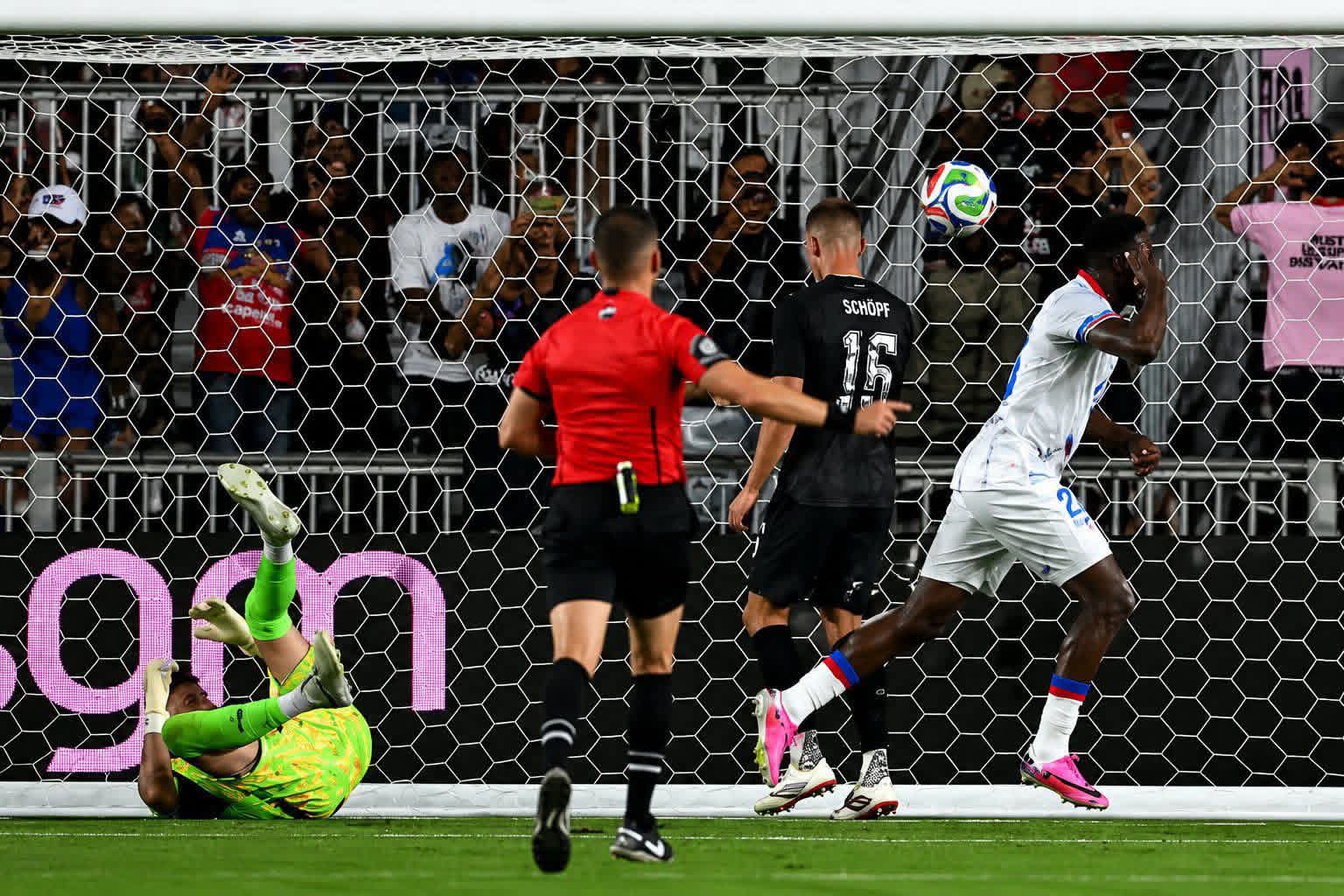 Haïti écrase la Nouvelle-Zélande et rêve d'exploit au Mondial 2026