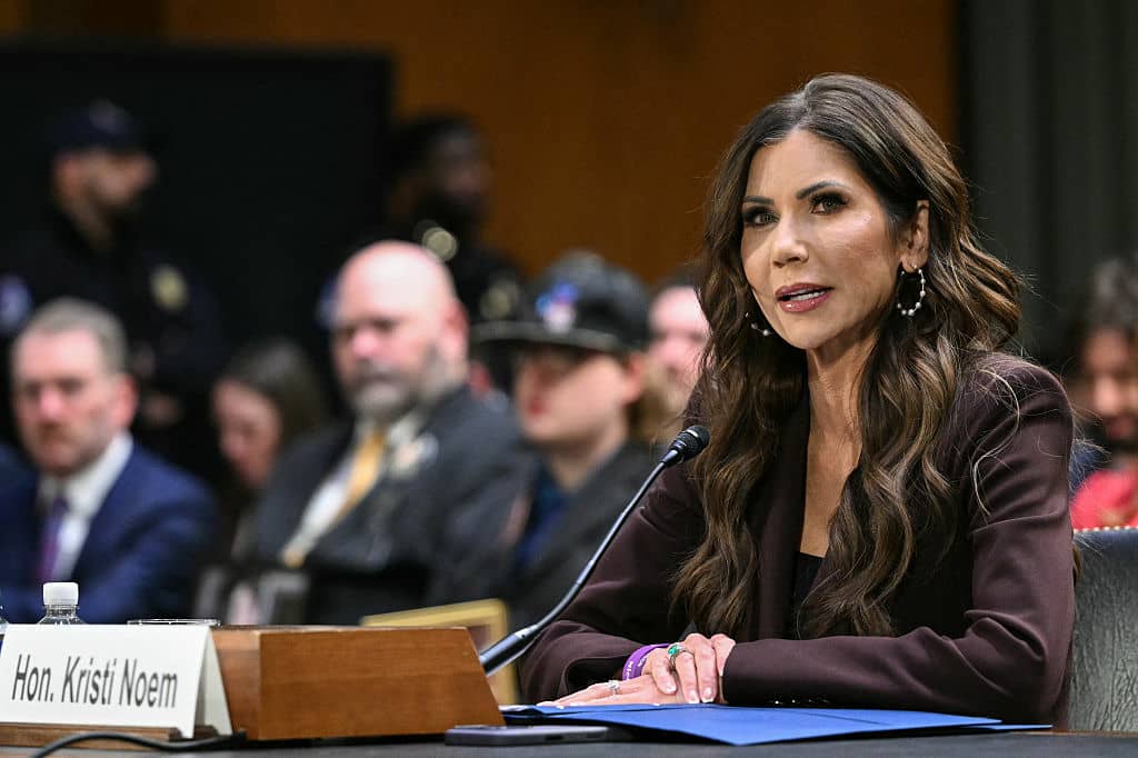 États-Unis : Donald Trump limoge la secrétaire à la Sécurité intérieure Kristi Noem